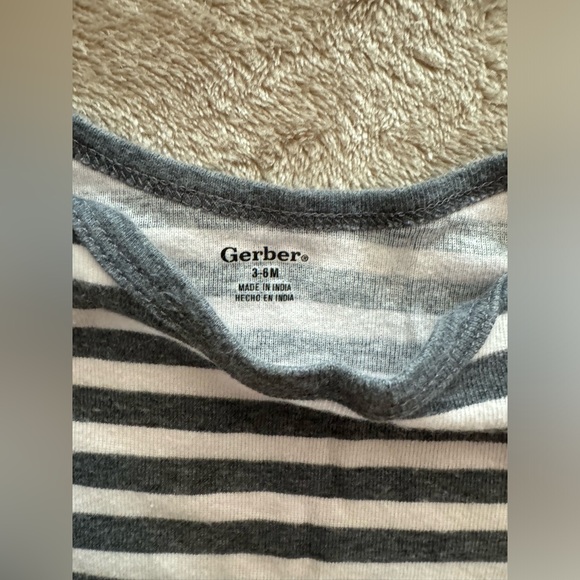 🐥👶Infant Onesie’s 3 for $12 - Picture 6 of 10